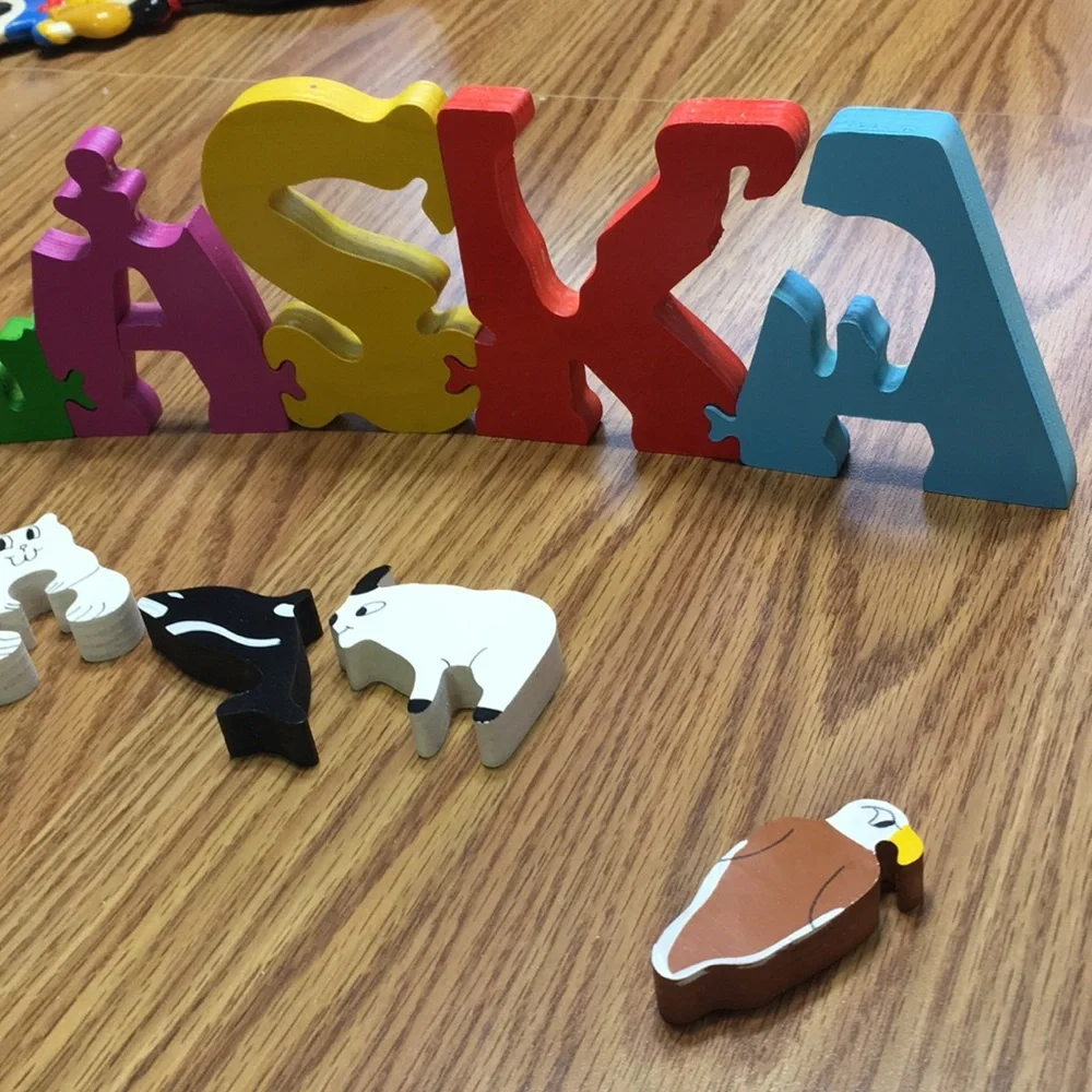 Beautiful Alaska Wood Puzzle 12 pc Really Cute - Excellent Condition